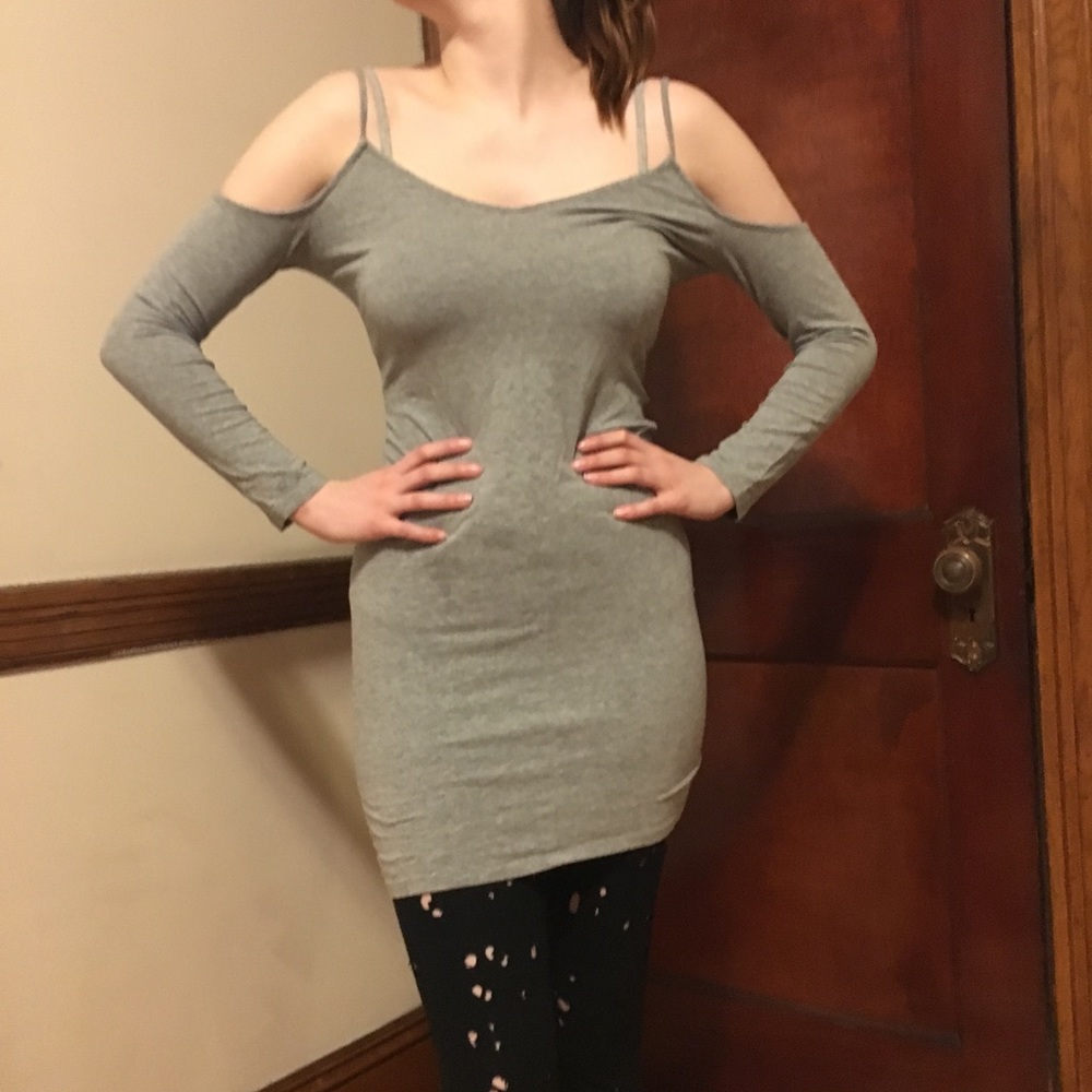 DIVIDED Gray jersey cold shoulder dress